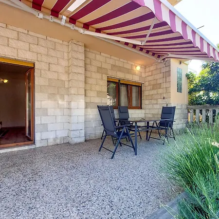 Apartment Vesna By Interhome